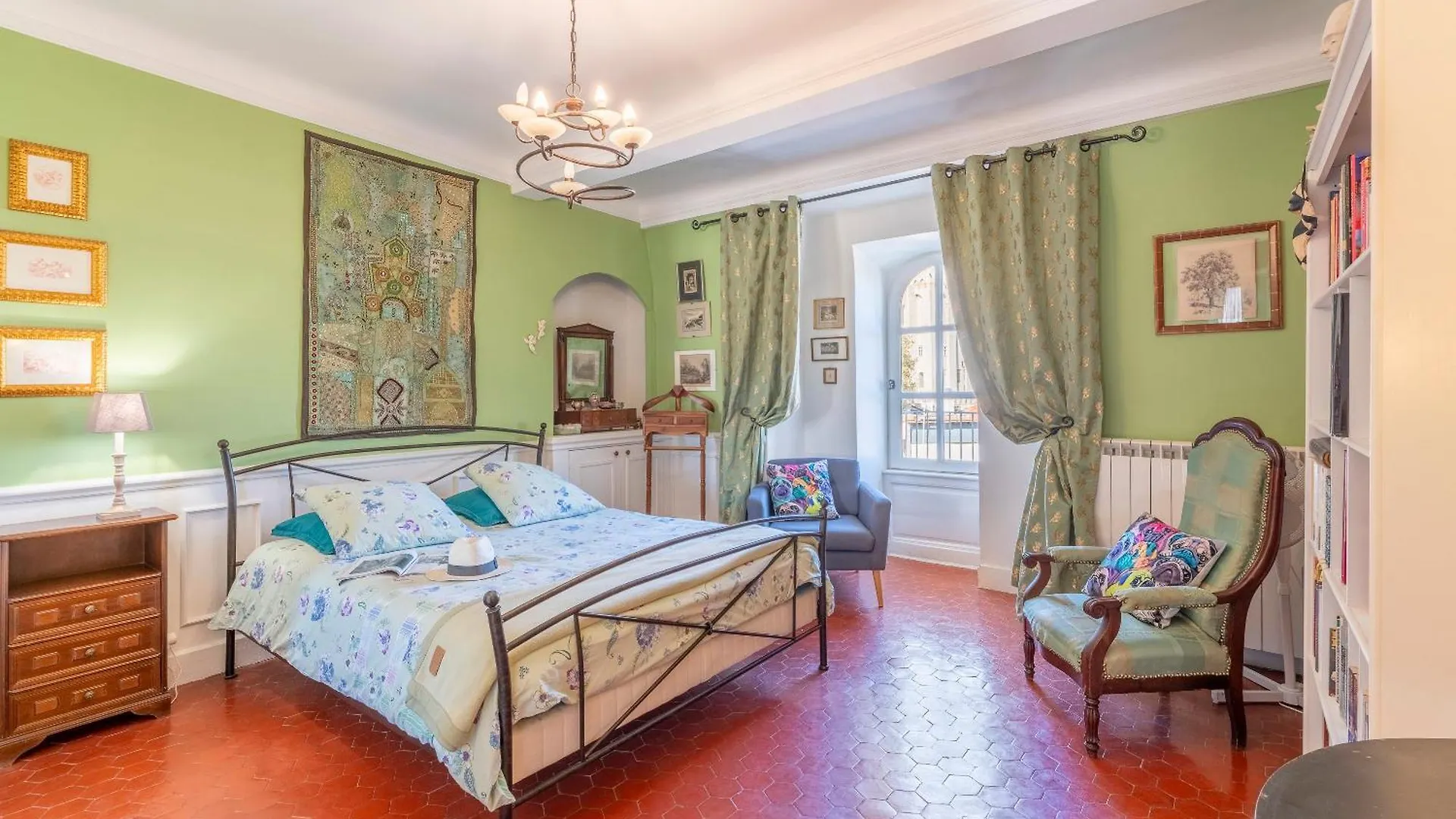 Appart Face Au Palais Des Papes Avignon Apartment